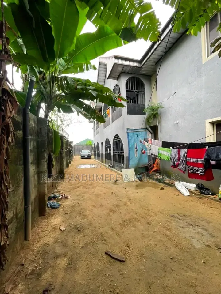 6bdrm Block of Flats in Rumuduru Off Eneka for sale in Rumuduru
