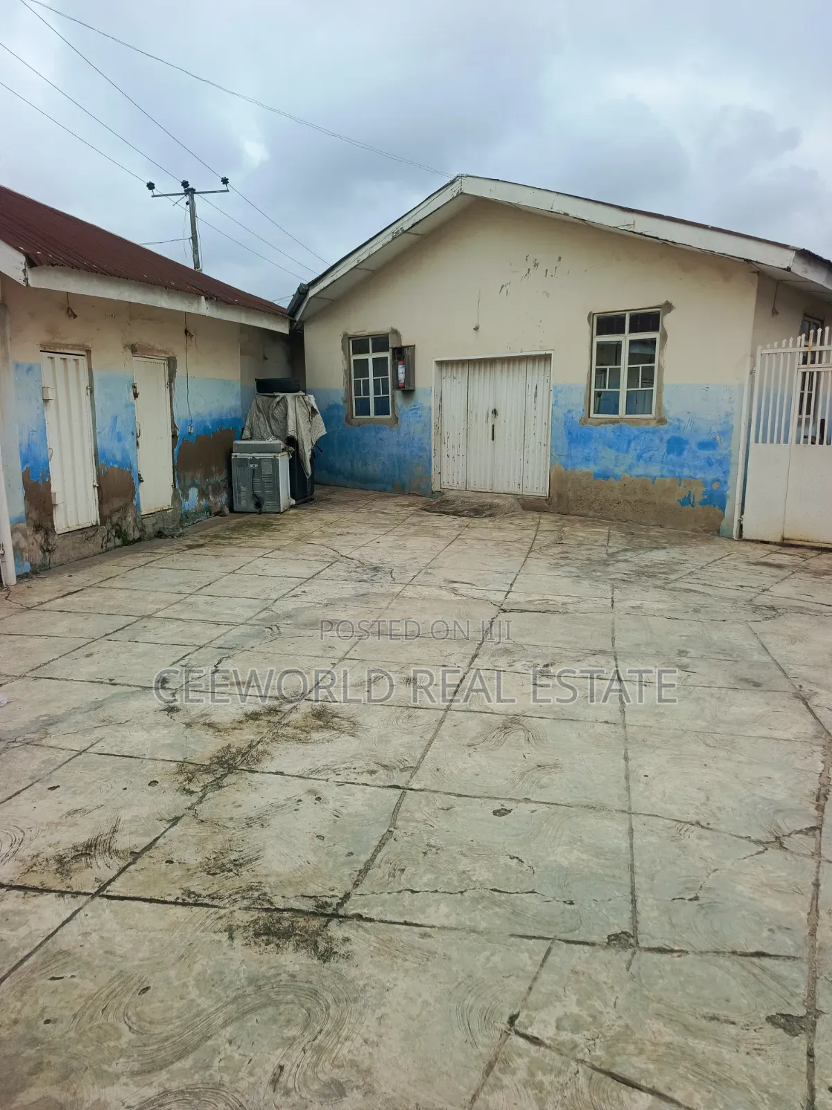 Mini Warehouse With Office at Orita Challenge Ibadan in CHallenge / Ibadan