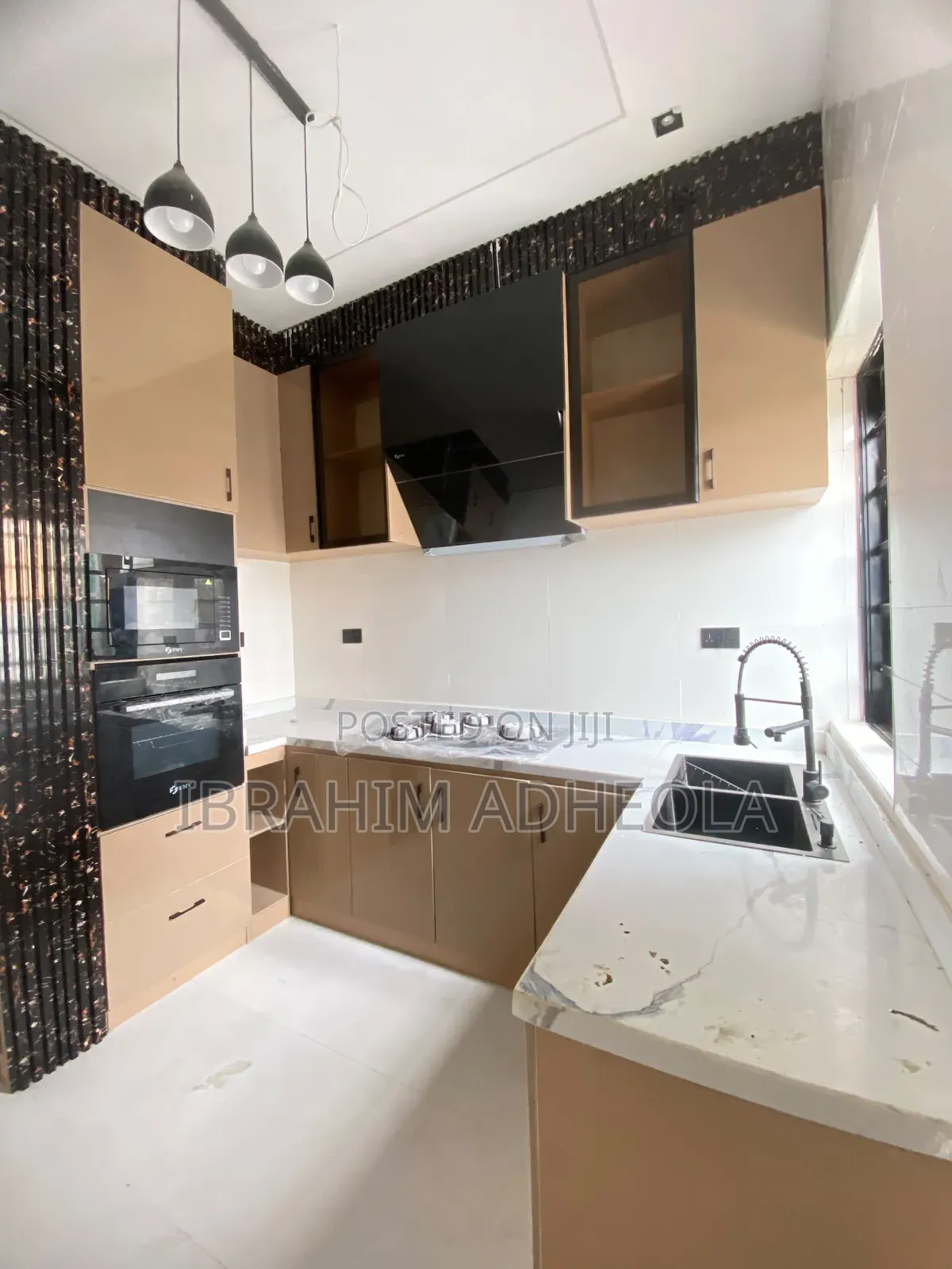 3bdrm Duplex in Ikota for sale in Ikota