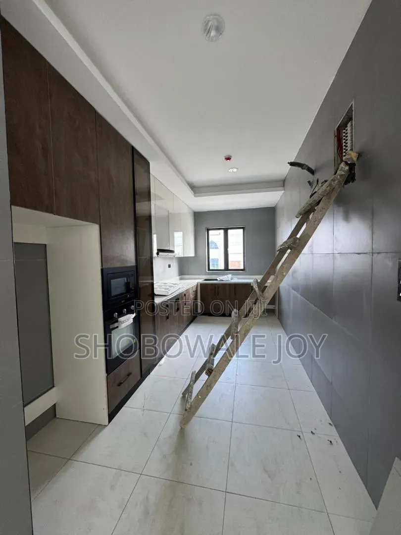 2bdrm Apartment in Ikate for sale in Ikate