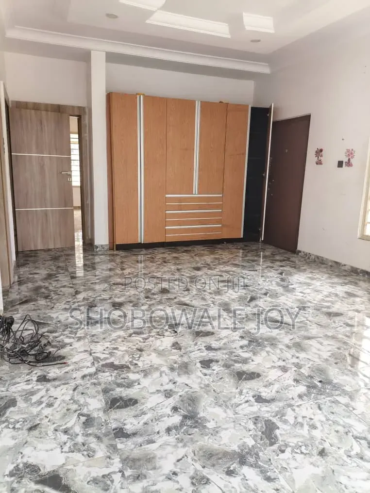 2bdrm Apartment in Ikate for sale in Ikate