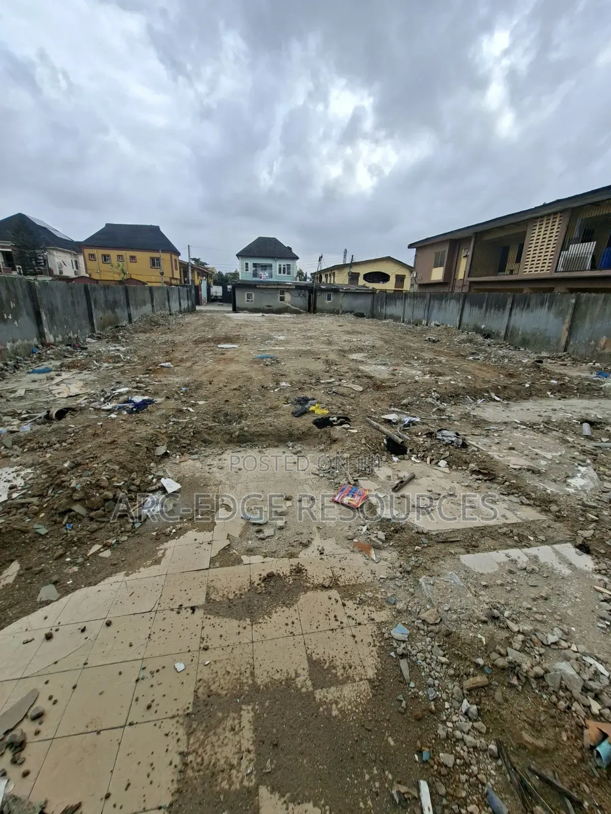 Dry Full Plot Suitable for Both Residential and Commercial Use in Ago Palace