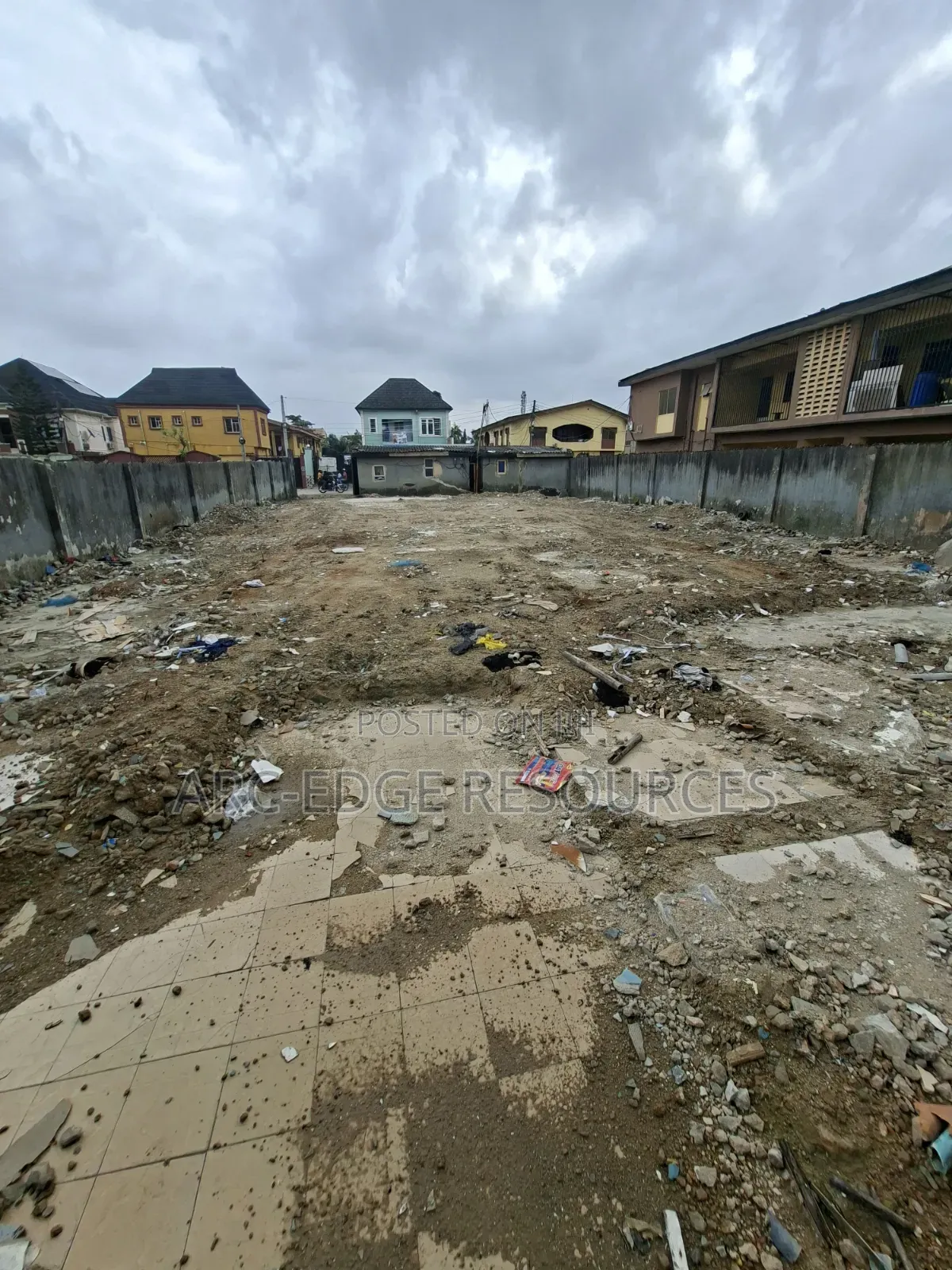 Dry Full Plot Suitable for Both Residential and Commercial Use in Ago Palace