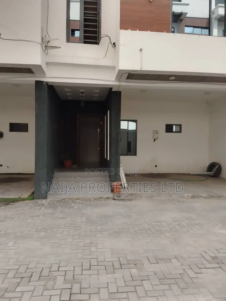 4bdrm Townhouse / Terrace in Ologolo for rent in Ologolo