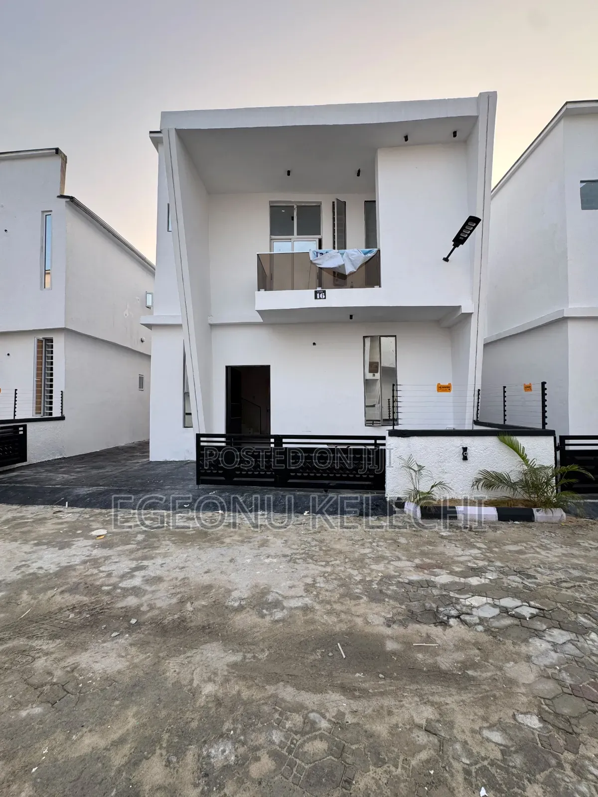 4bdrm Duplex in Ikota for sale in Ikota
