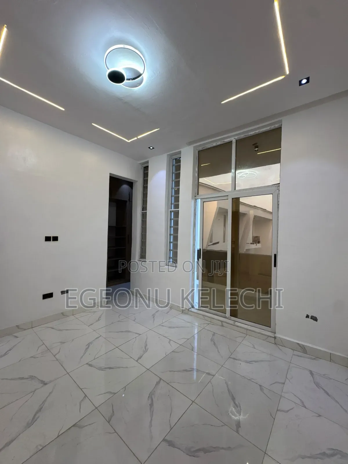 4bdrm Duplex in Ikota for sale in Ikota
