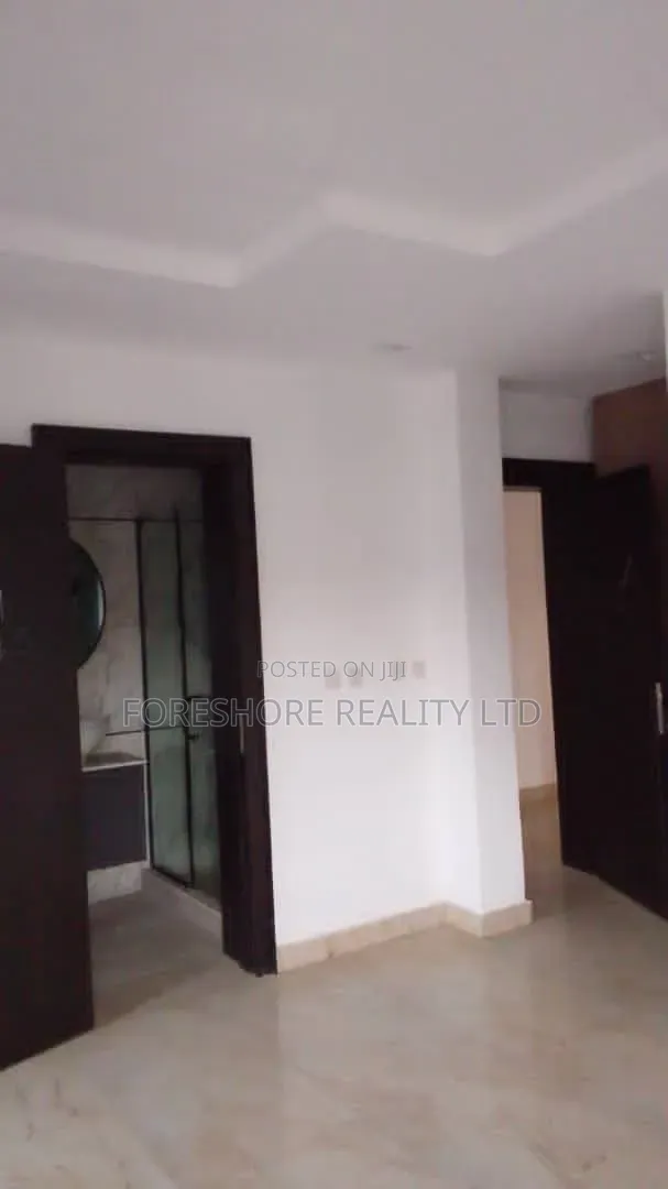3bdrm Block of Flats in Toyin Street for sale in Toyin Street