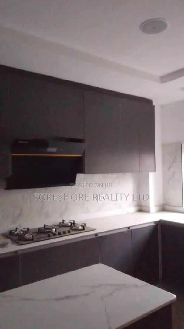 3bdrm Block of Flats in Toyin Street for sale in Toyin Street