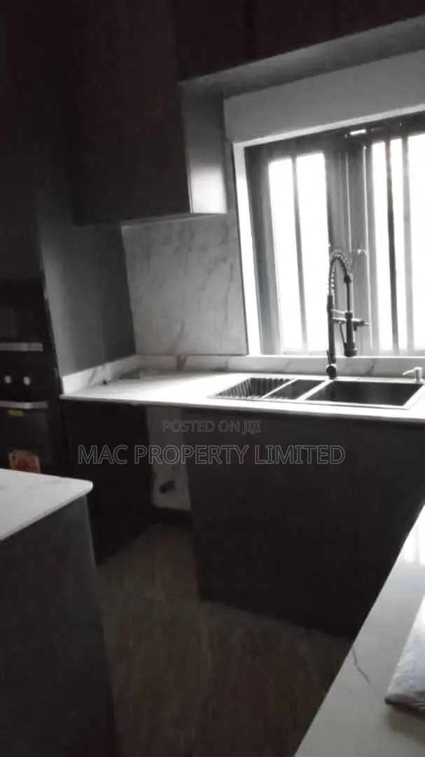 Furnished 3bdrm Block of Flats in Magodo Gra for rent in GRA Phase 1
