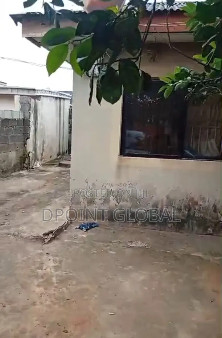3bdrm Bungalow in Mercyland, Baruwa for sale in Baruwa