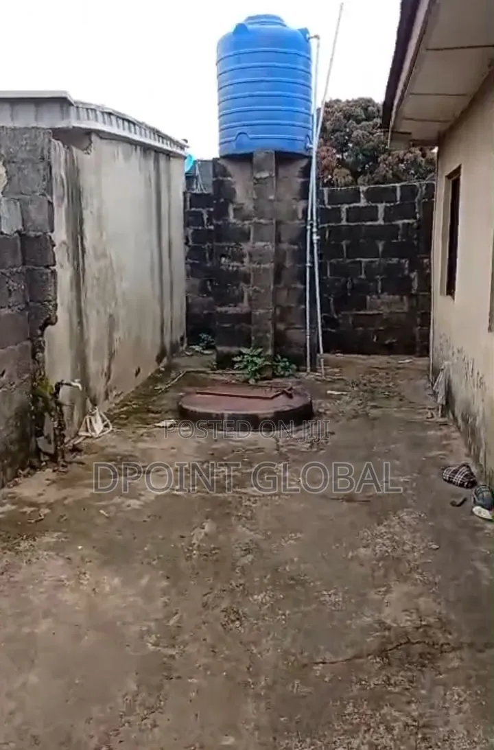 3bdrm Bungalow in Mercyland, Baruwa for sale in Baruwa