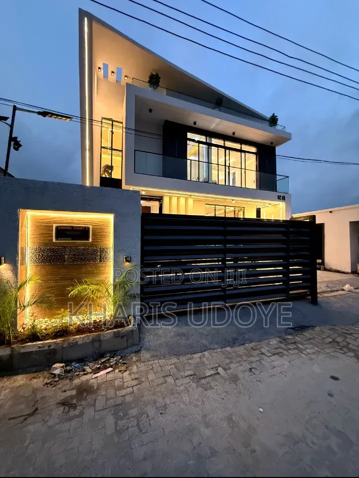 Furnished 5bdrm Duplex in Peninsula Garden for sale in Peninsula Estate