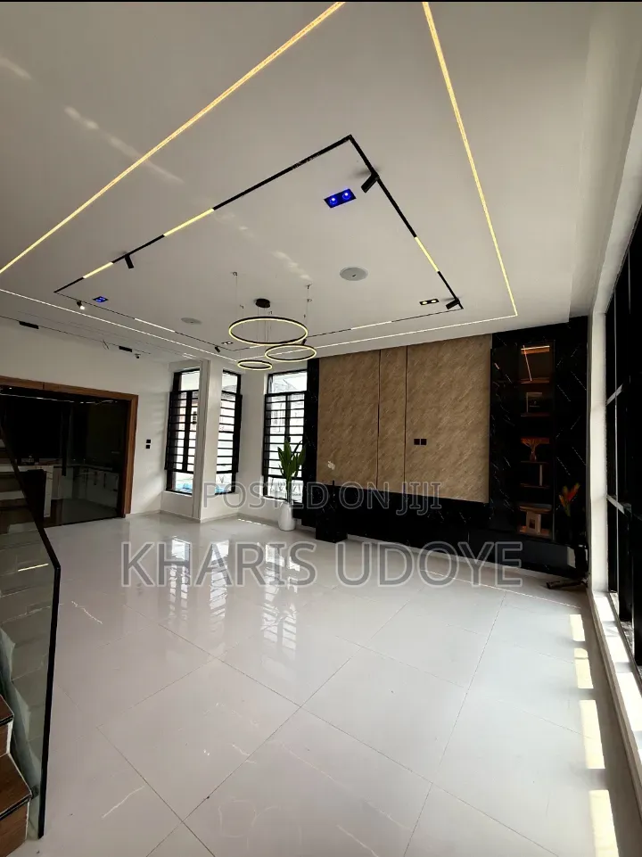 Furnished 5bdrm Duplex in Peninsula Garden for sale in Peninsula Estate