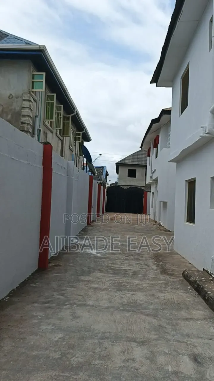 12bdrm Block of Flats in Igando / Ikotun/Igando for sale in Igando / Ikotun/Igando