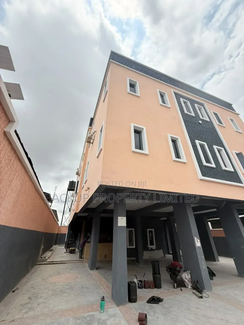 3bdrm Apartment in Ifako-Gbagada for sale in Ifako-Gbagada