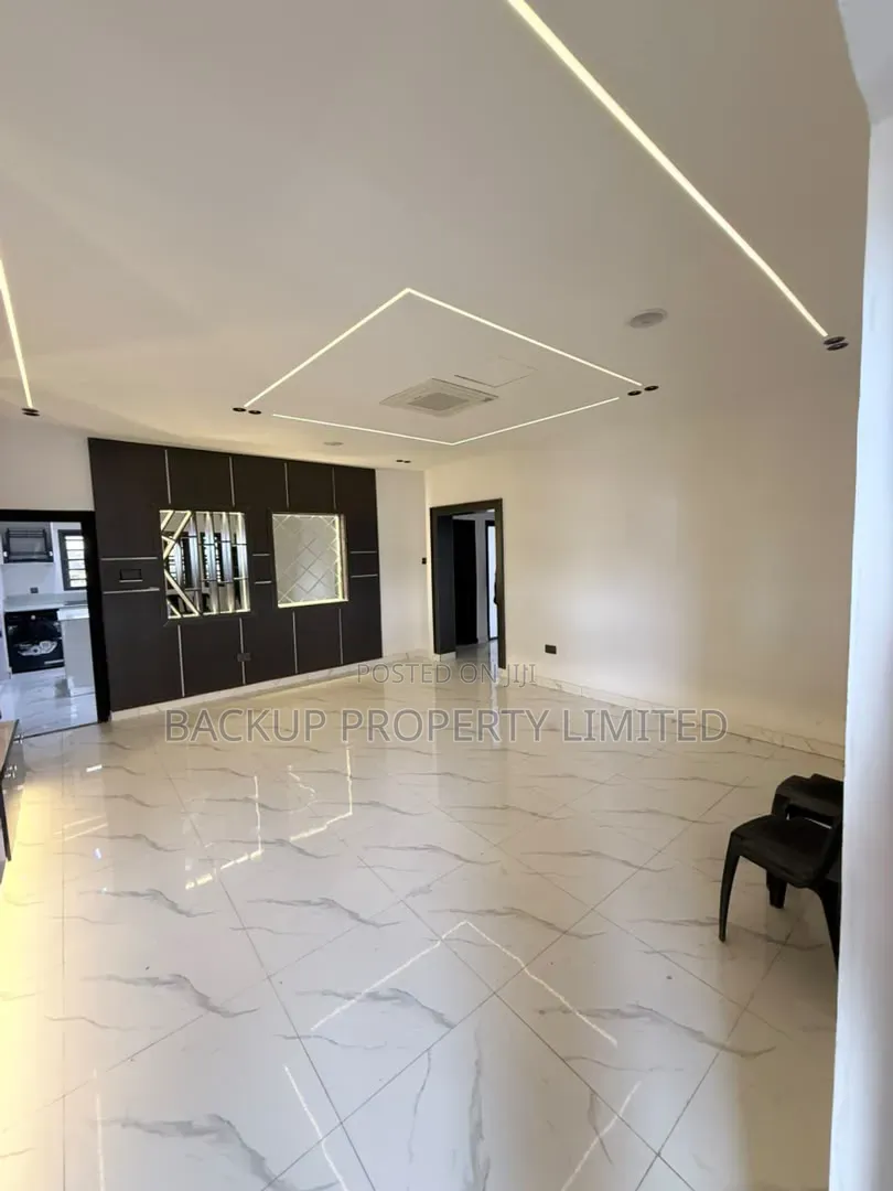 3bdrm Apartment in Ifako-Gbagada for sale in Ifako-Gbagada