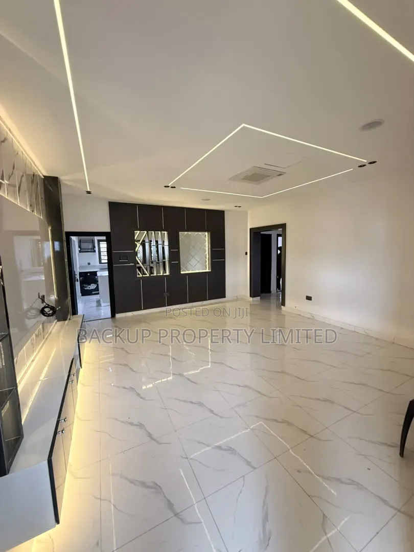 3bdrm Apartment in Ifako-Gbagada for sale in Ifako-Gbagada