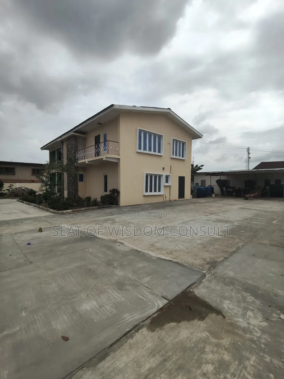 Utility 6bedroom Self Compound in Basorun