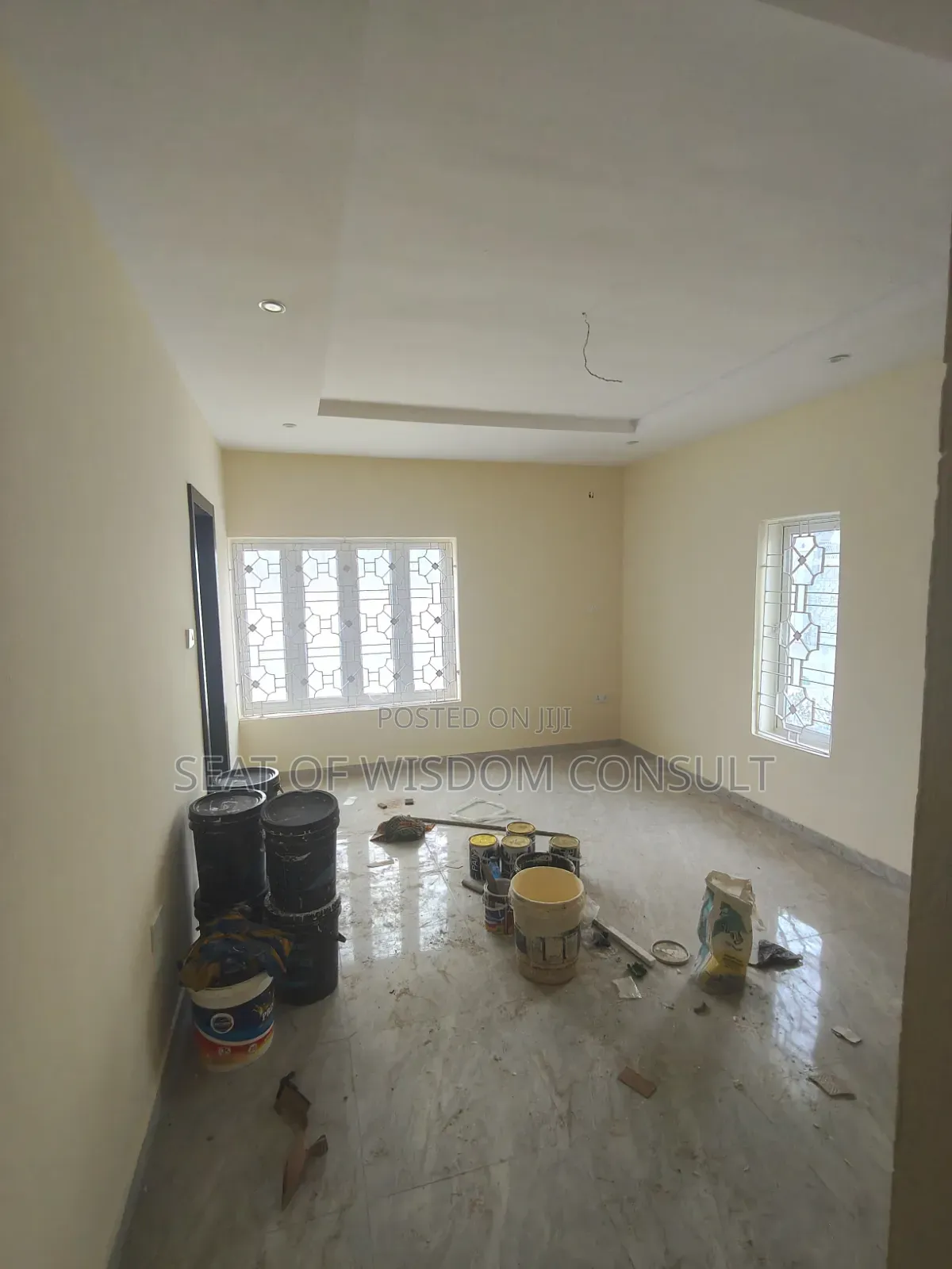 Utility 6bedroom Self Compound in Basorun