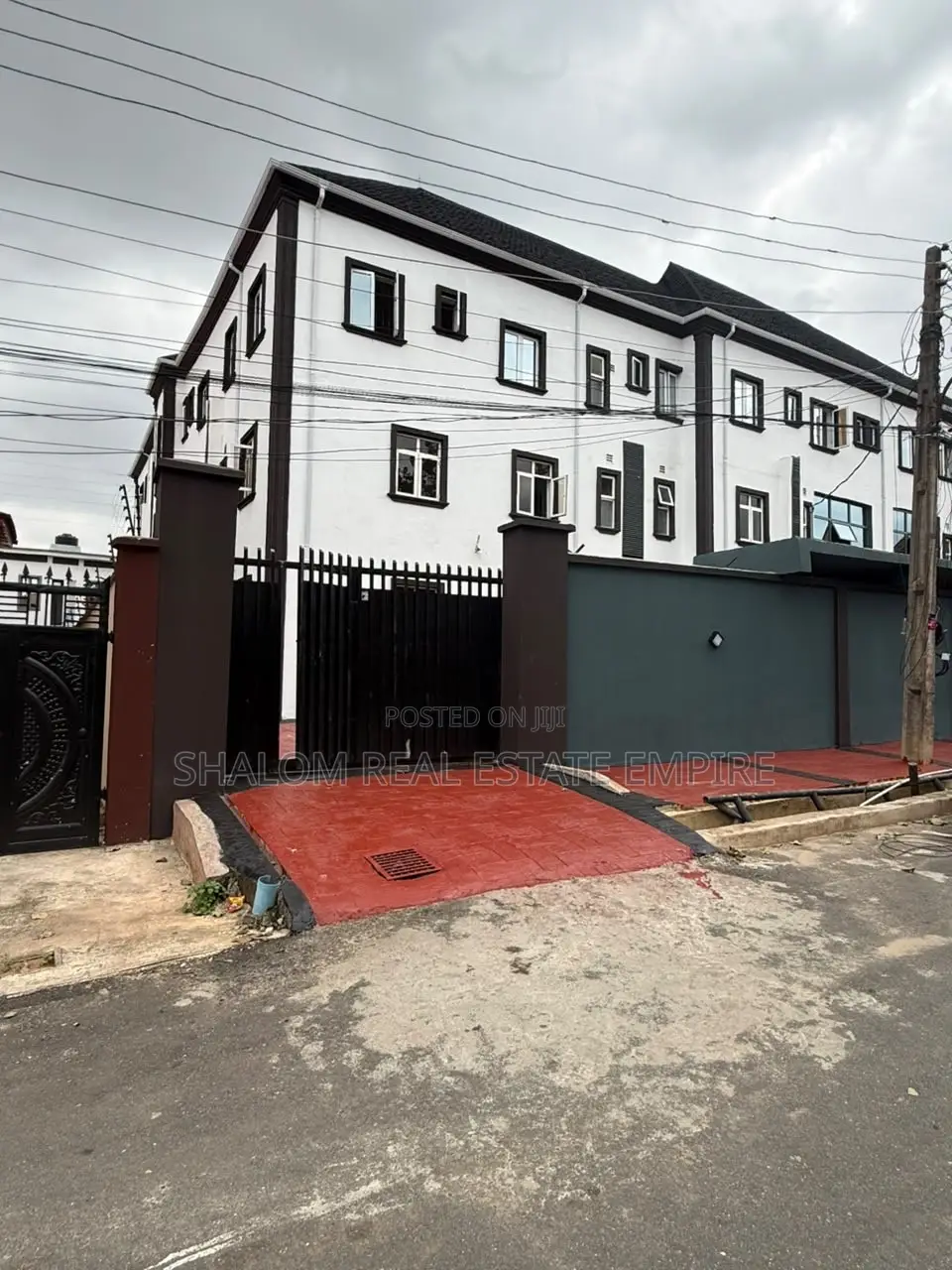 3bdrm Apartment in Harmony Estate for rent in GRA Phase 1