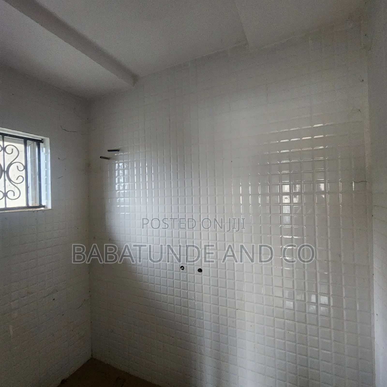 3bdrm Block of Flats in Apata for sale in Apata