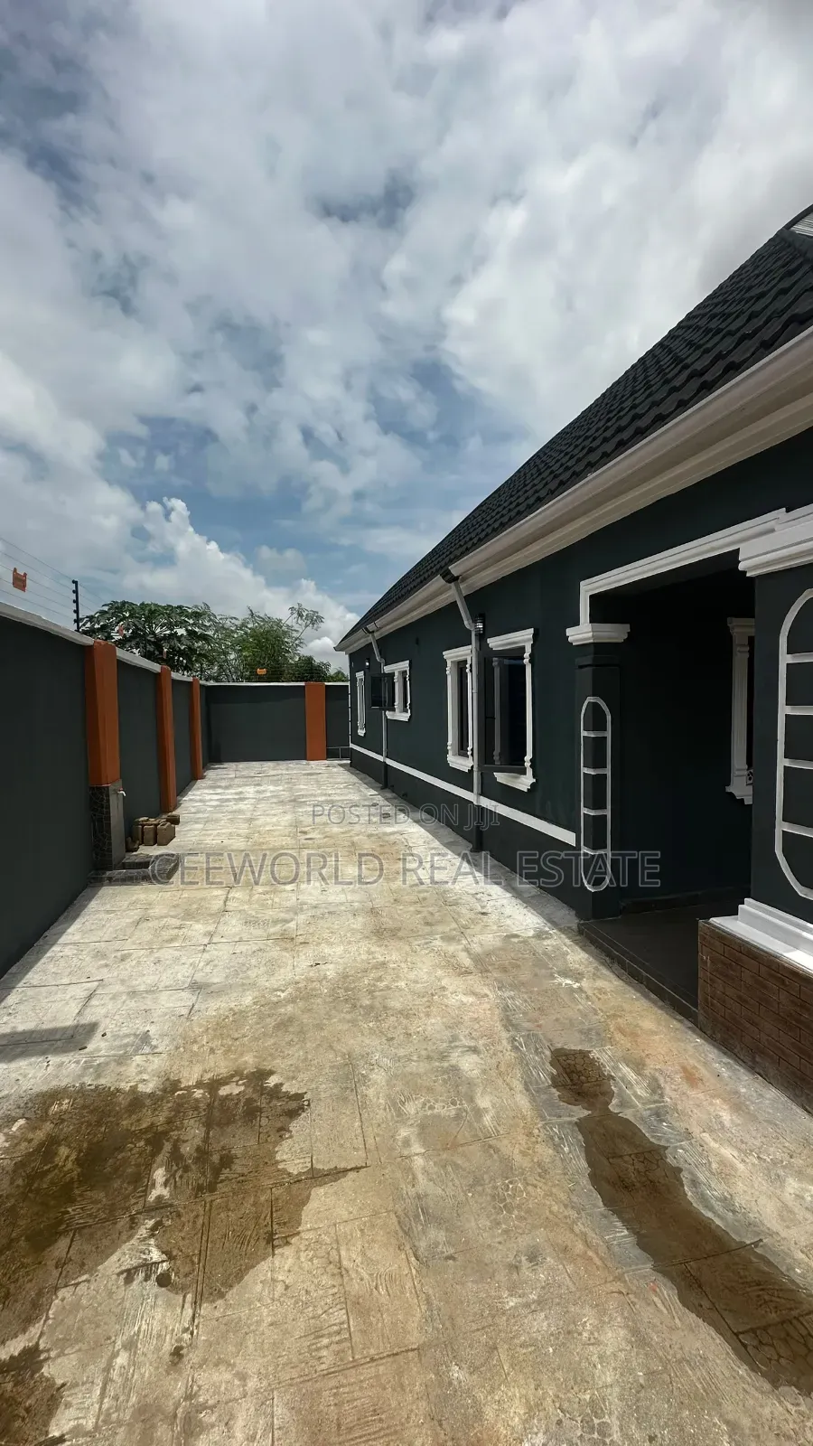 3bdrm Bungalow in Ifesowapo Estate, Akala Express for sale in Akala Express