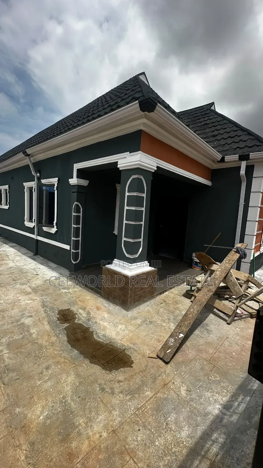 3bdrm Bungalow in Ifesowapo Estate, Akala Express for sale in Akala Express