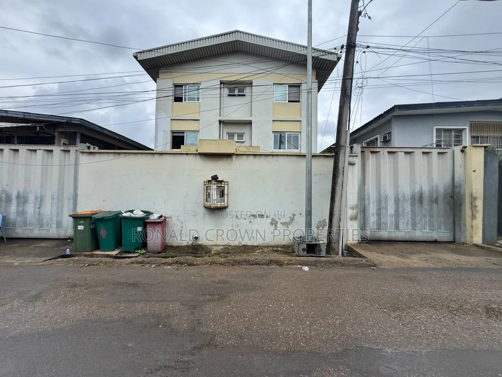 2bdrm Apartment in Bye Pass Ilupeju for sale in Bye Pass Ilupeju