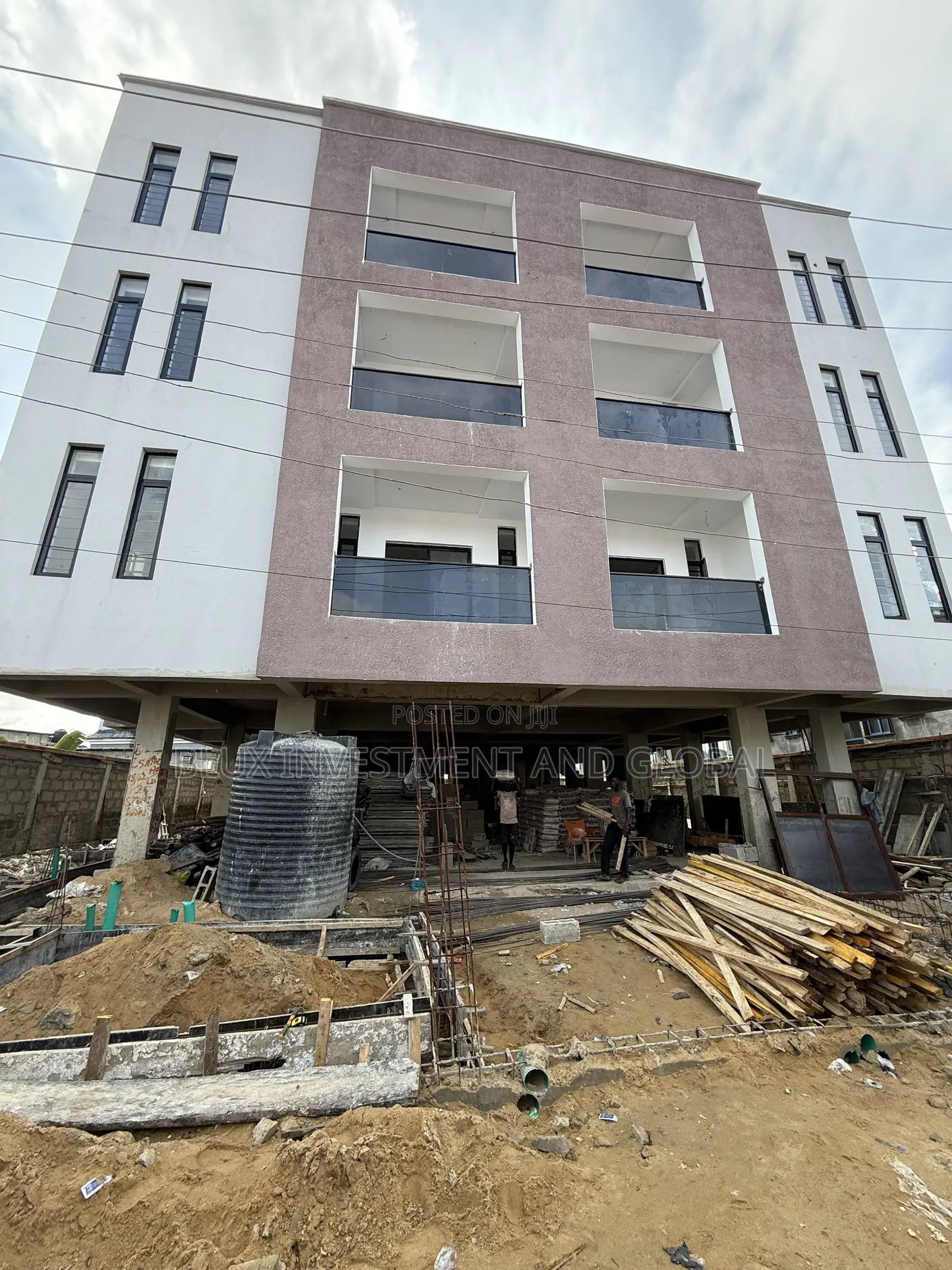 2bdrm Apartment in A Secured Close, Ologolo for sale in Ologolo