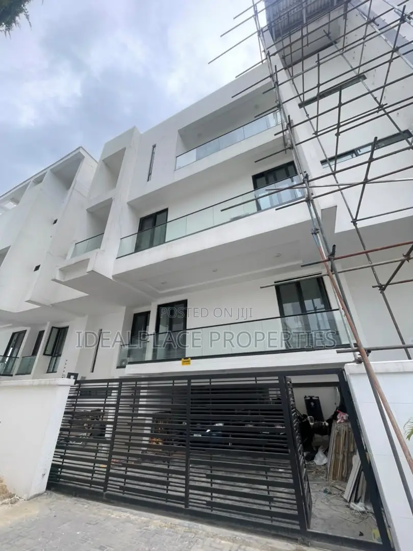 4bdrm Townhouse/Terrace in Banana Island for sale in Banana Island