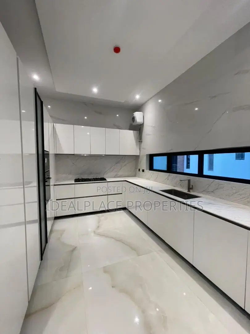 4bdrm Townhouse/Terrace in Banana Island for sale in Banana Island