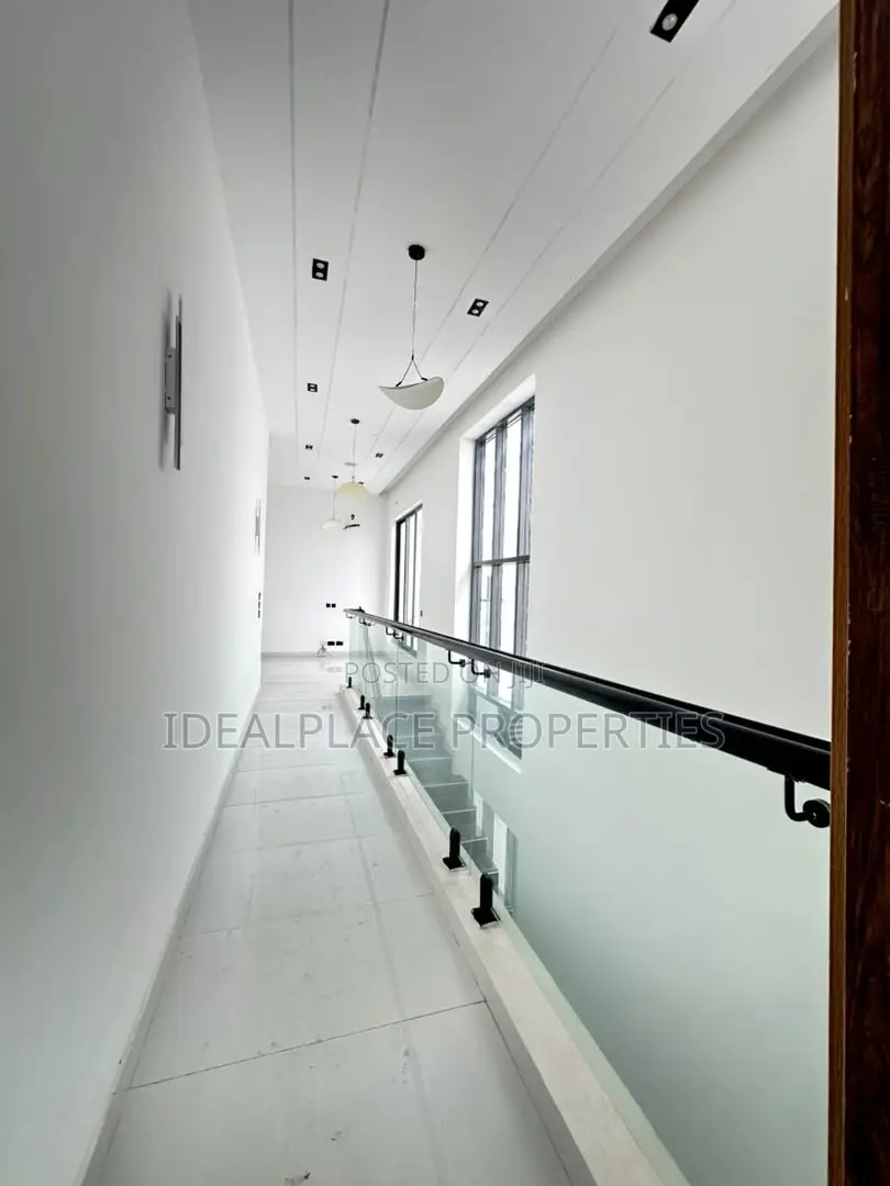 5bdrm Duplex in Ajah for sale in Ajah