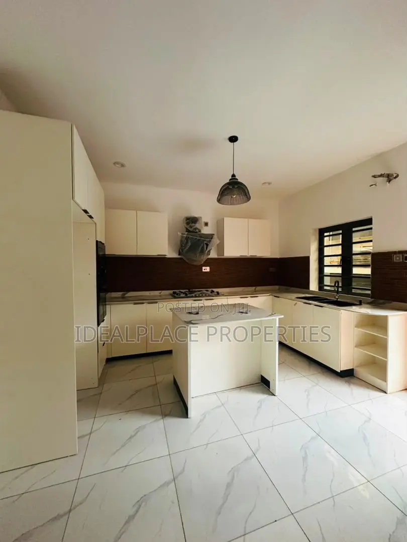 5bdrm Duplex in Gbagada for sale in Gbagada