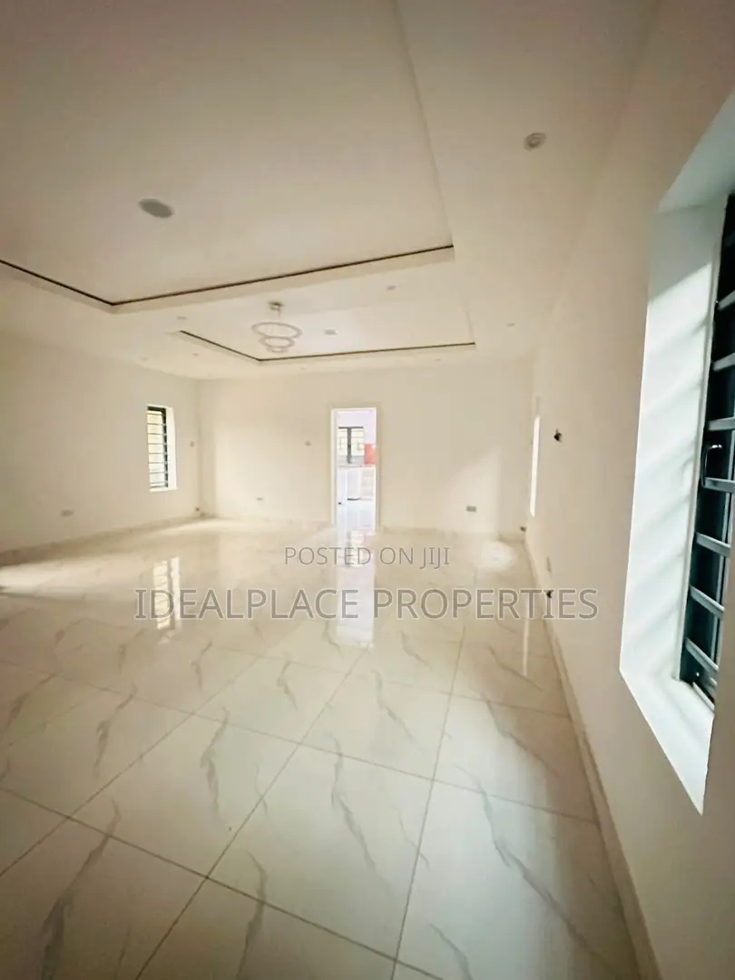 5bdrm Duplex in Gbagada for sale in Gbagada