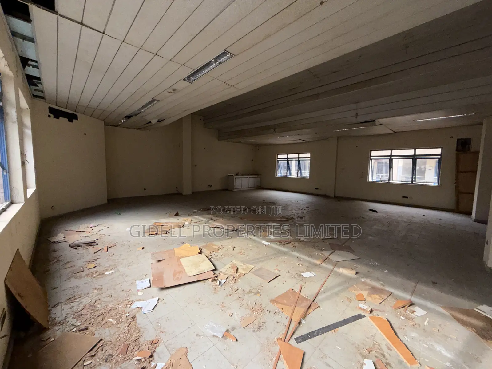 120SQM Office Space on the Second Floor in a Strategic Location in Zone 4 / Wuse