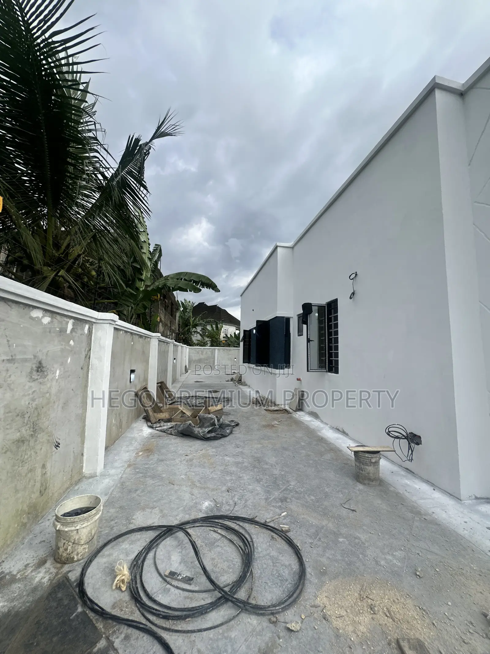 4bdrm Bungalow in Apu Road Estate, Obio-Akpor for sale in Obio-Akpor
