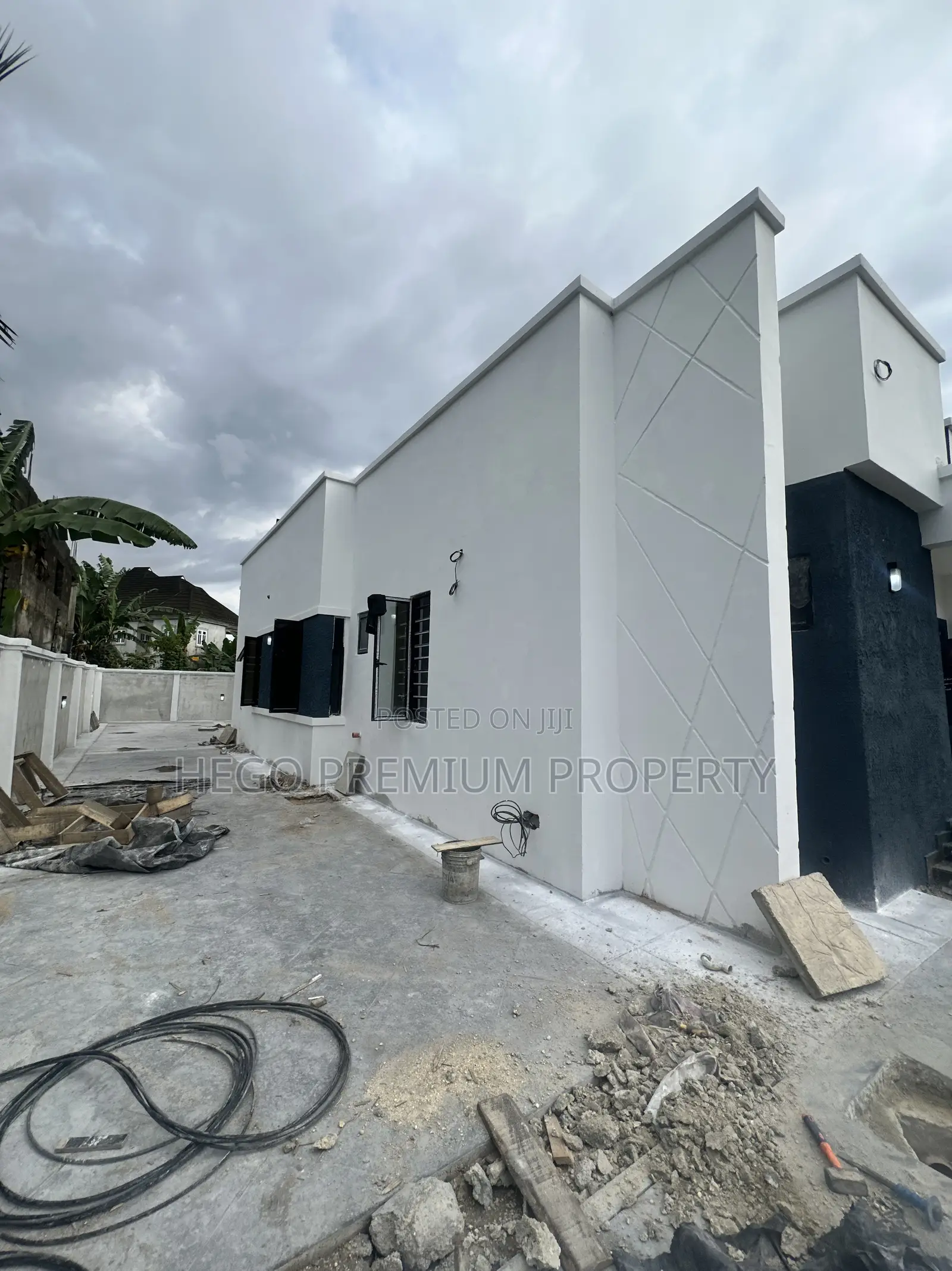 4bdrm Bungalow in Apu Road Estate, Obio-Akpor for sale in Obio-Akpor