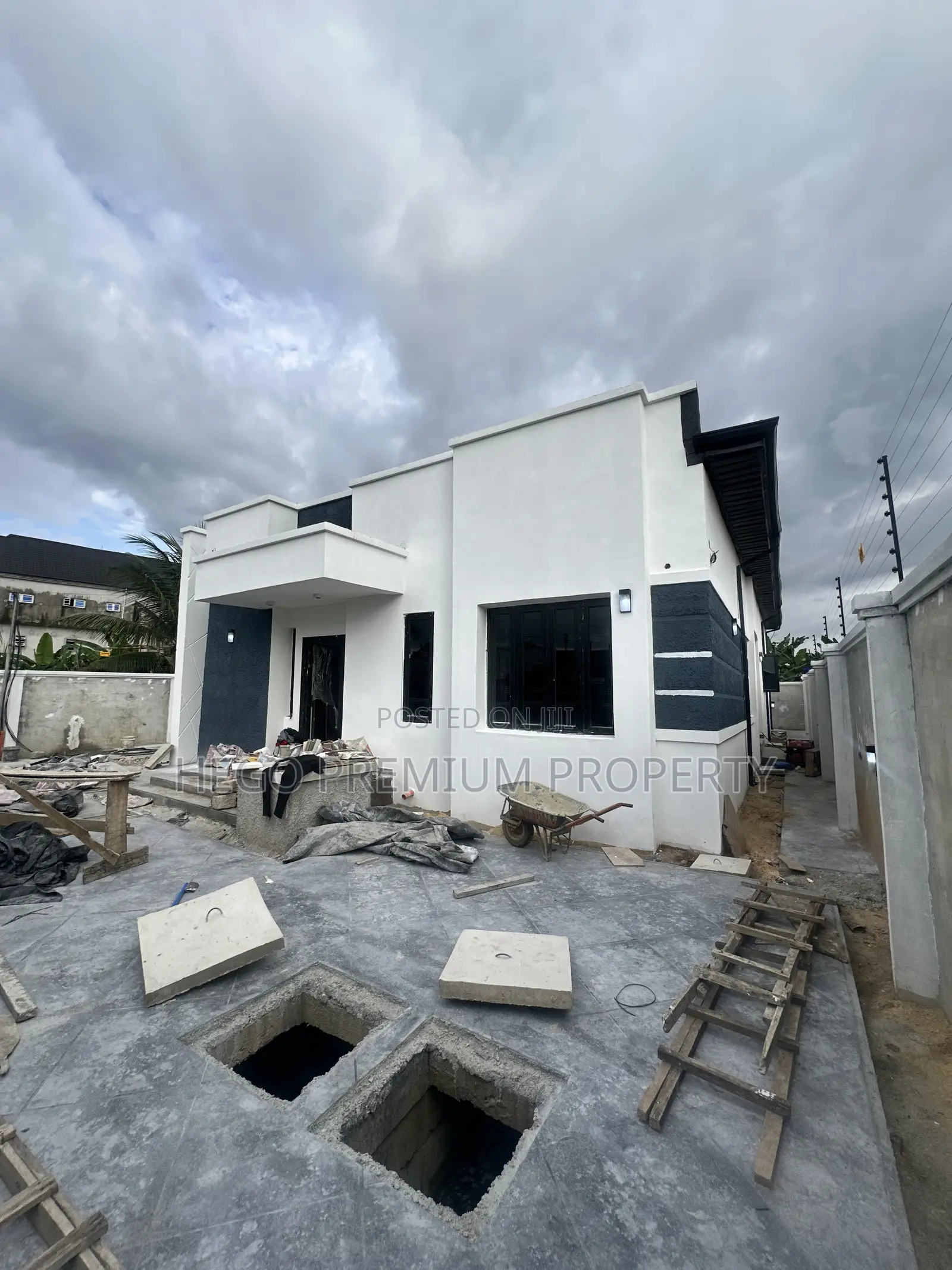 4bdrm Bungalow in Apu Road Estate, Obio-Akpor for sale in Obio-Akpor
