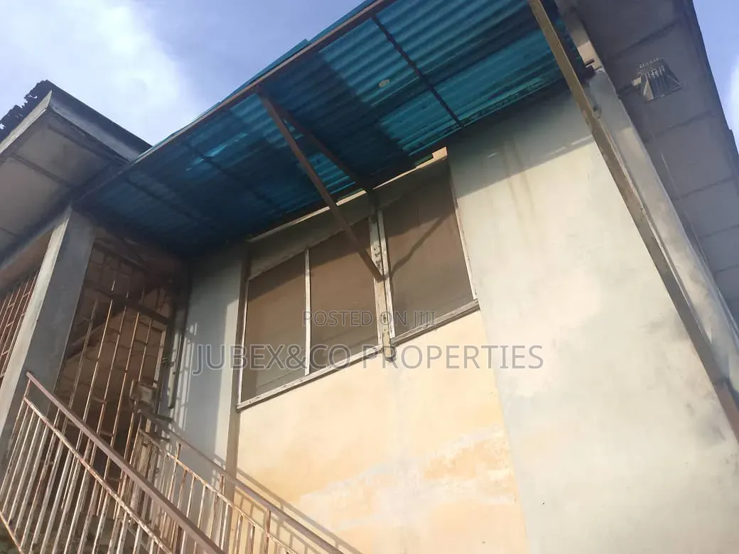 3bdrm Block of Flats in Irojo Ilesa for sale in Ilesa