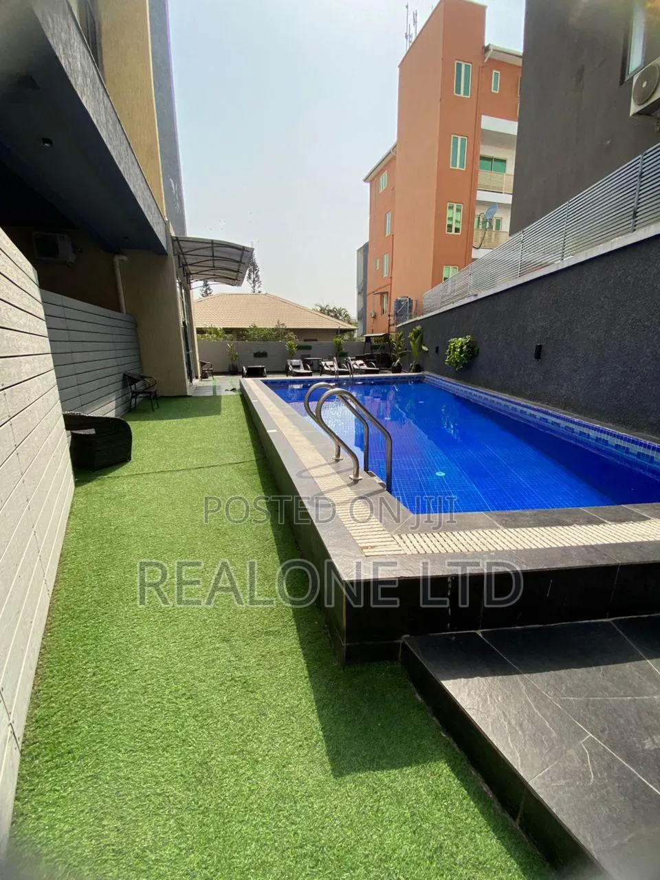Furnished 2bdrm Penthouse in Lekki Phase 1 for sale in Lekki Phase 1