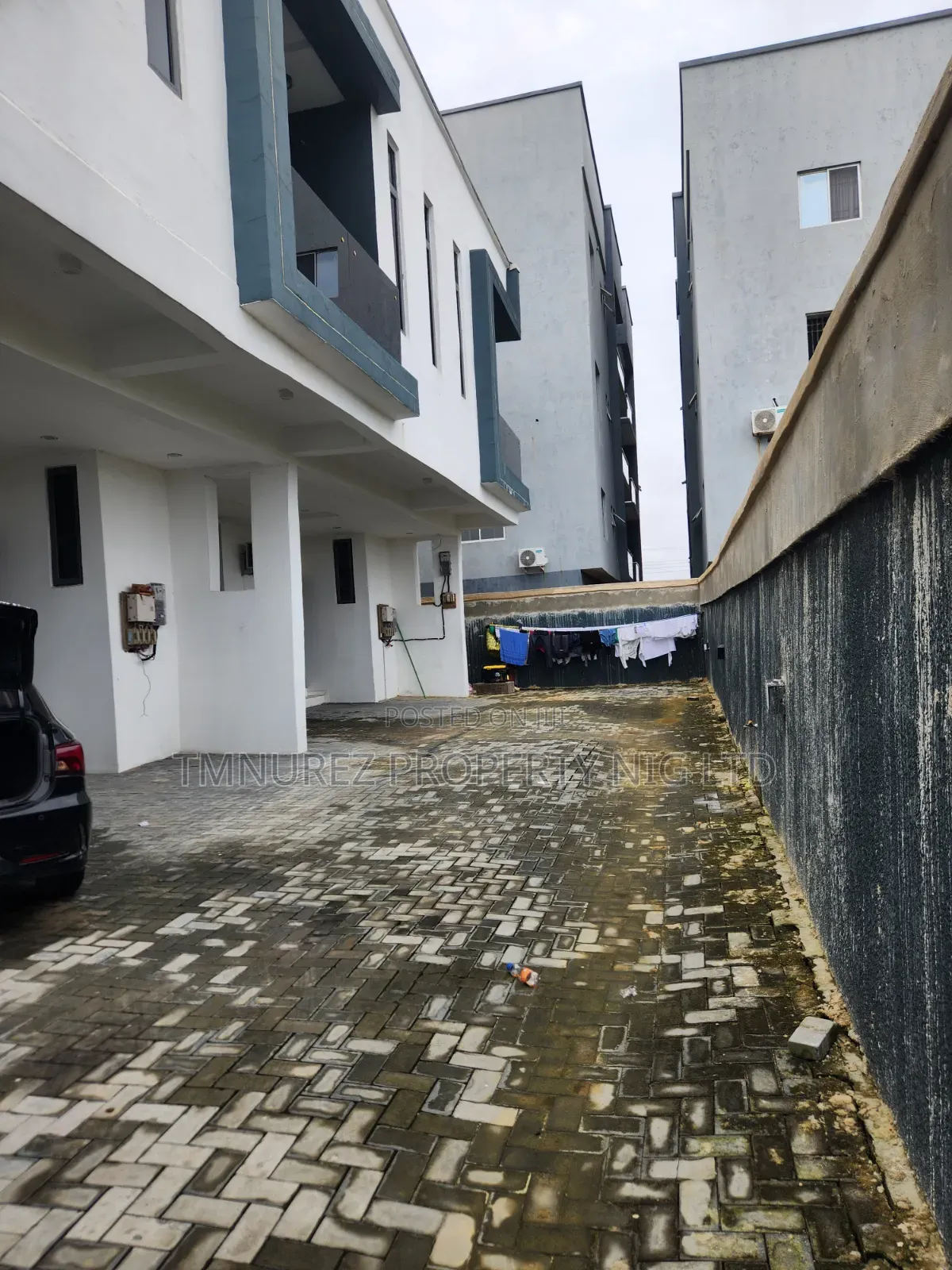 4bdrm Duplex in Chevron for rent in Chevron