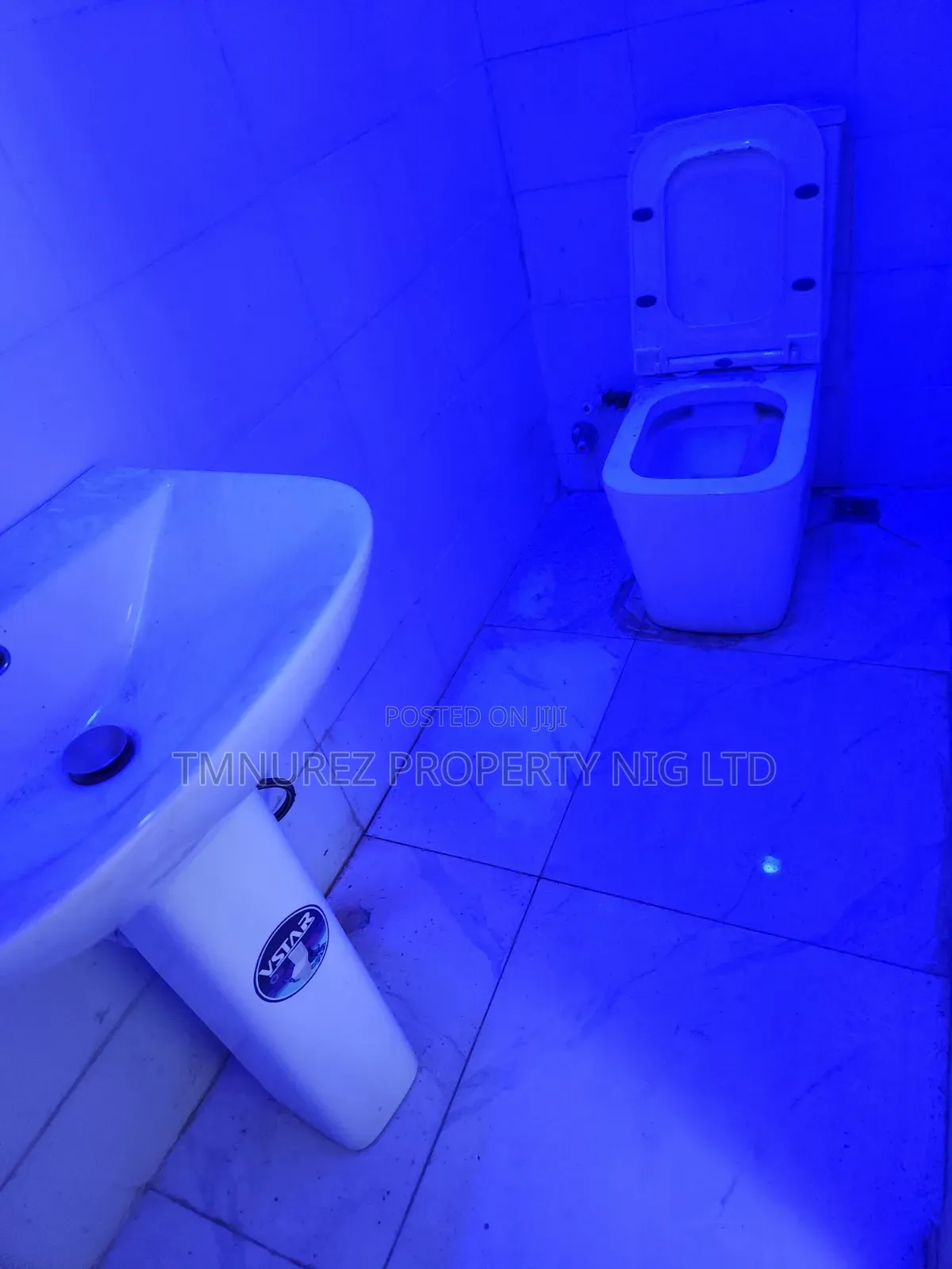 4bdrm Duplex in Chevron for rent in Chevron