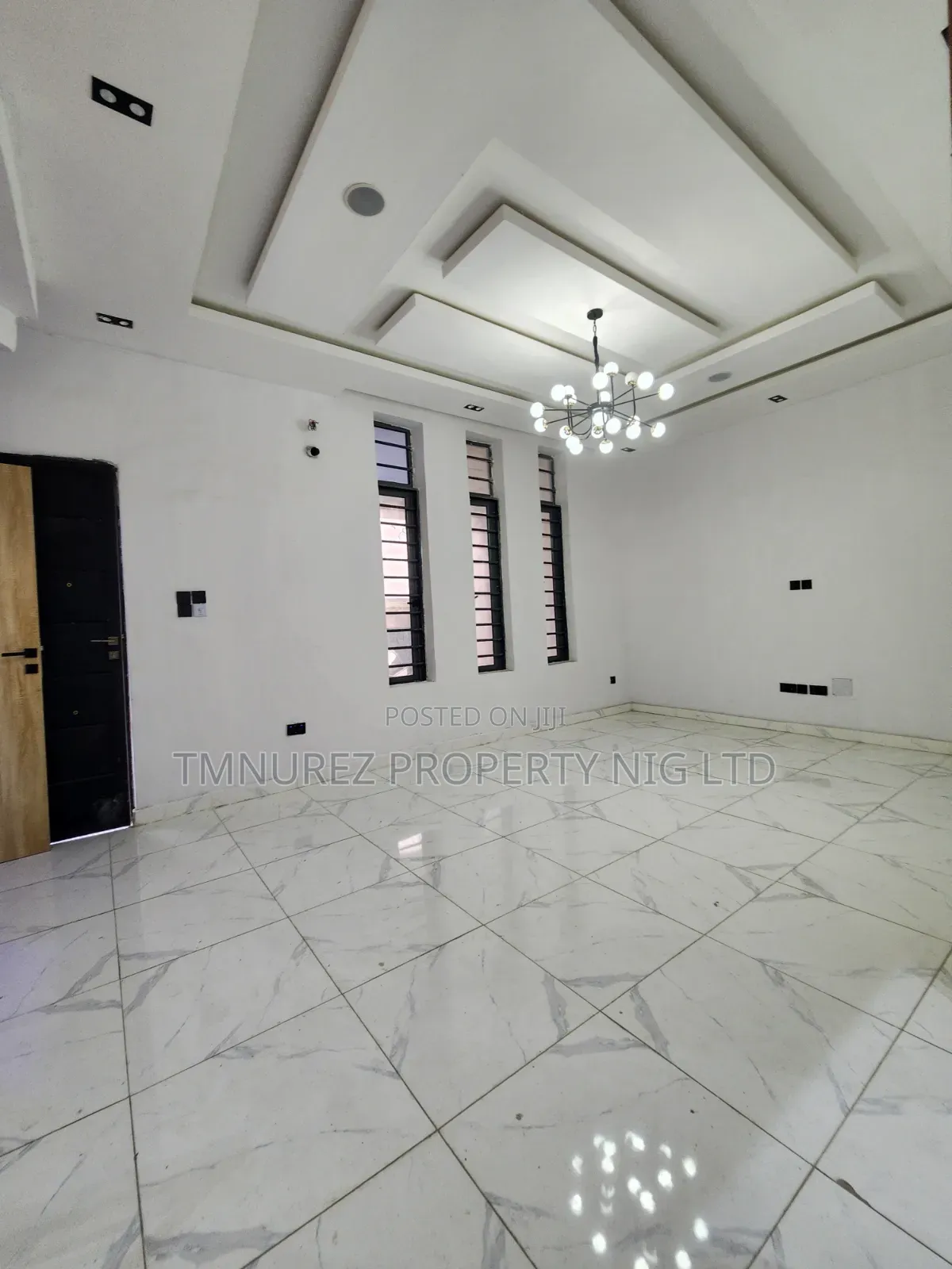 4bdrm Duplex in Chevron for rent in Chevron