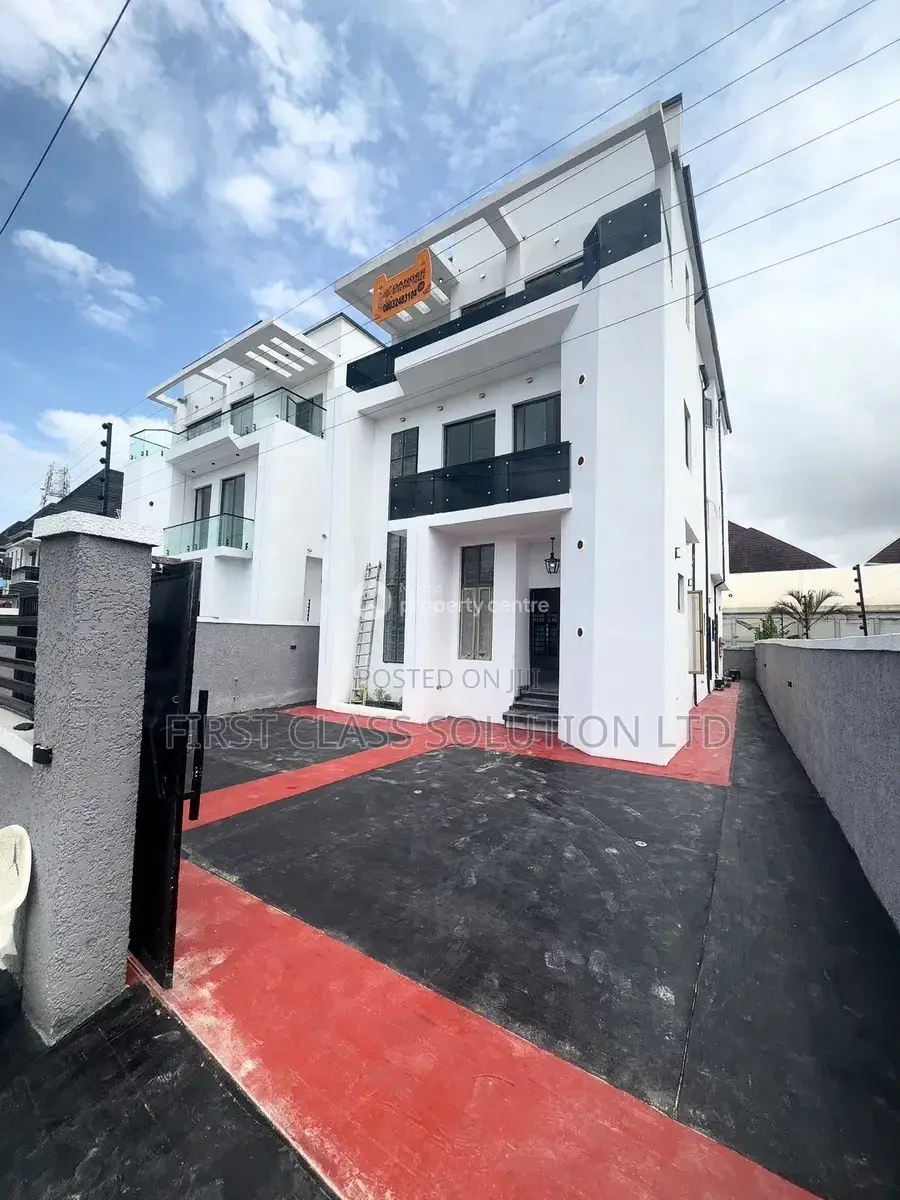 5bdrm Duplex in Idado for sale in Idado