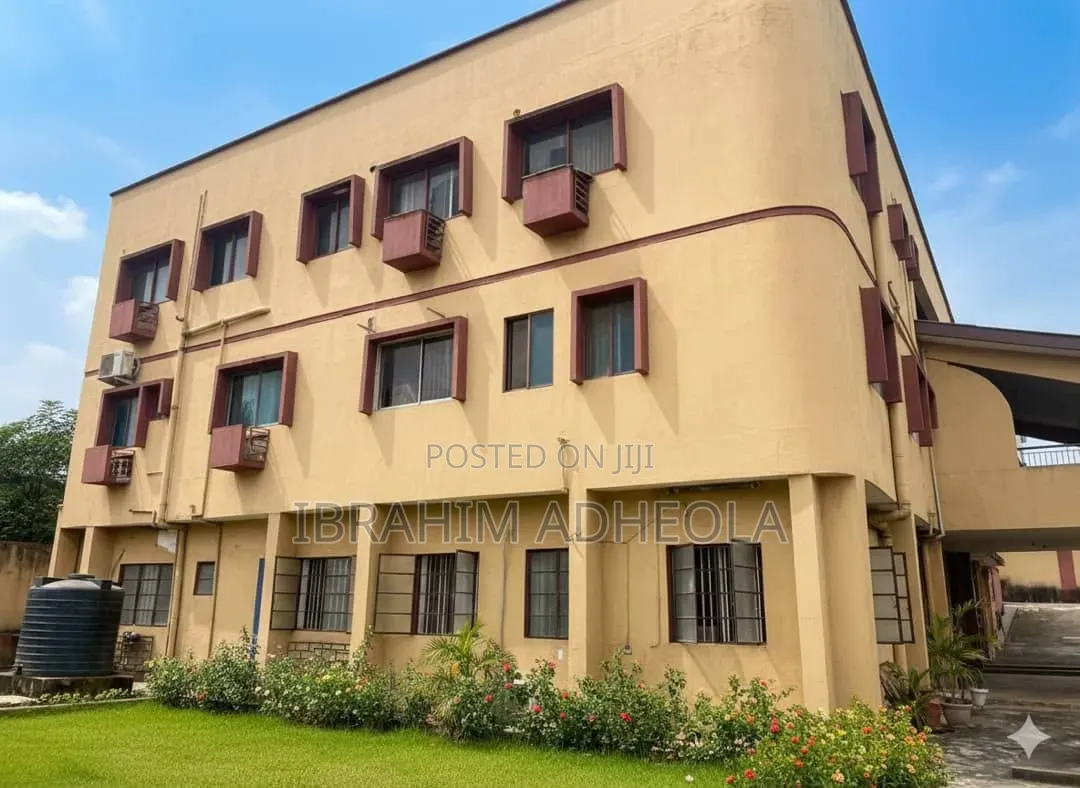 3bdrm Block of Flats in Opebi for sale in Opebi