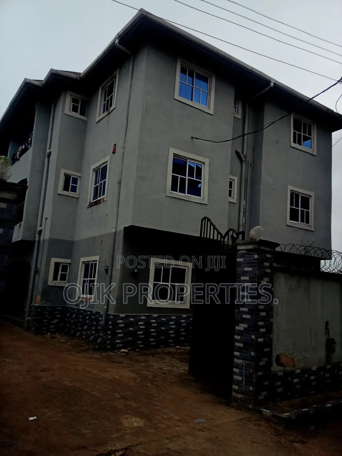 6bdrm Block of Flats in Ojik Properties, Owerri for sale in Owerri