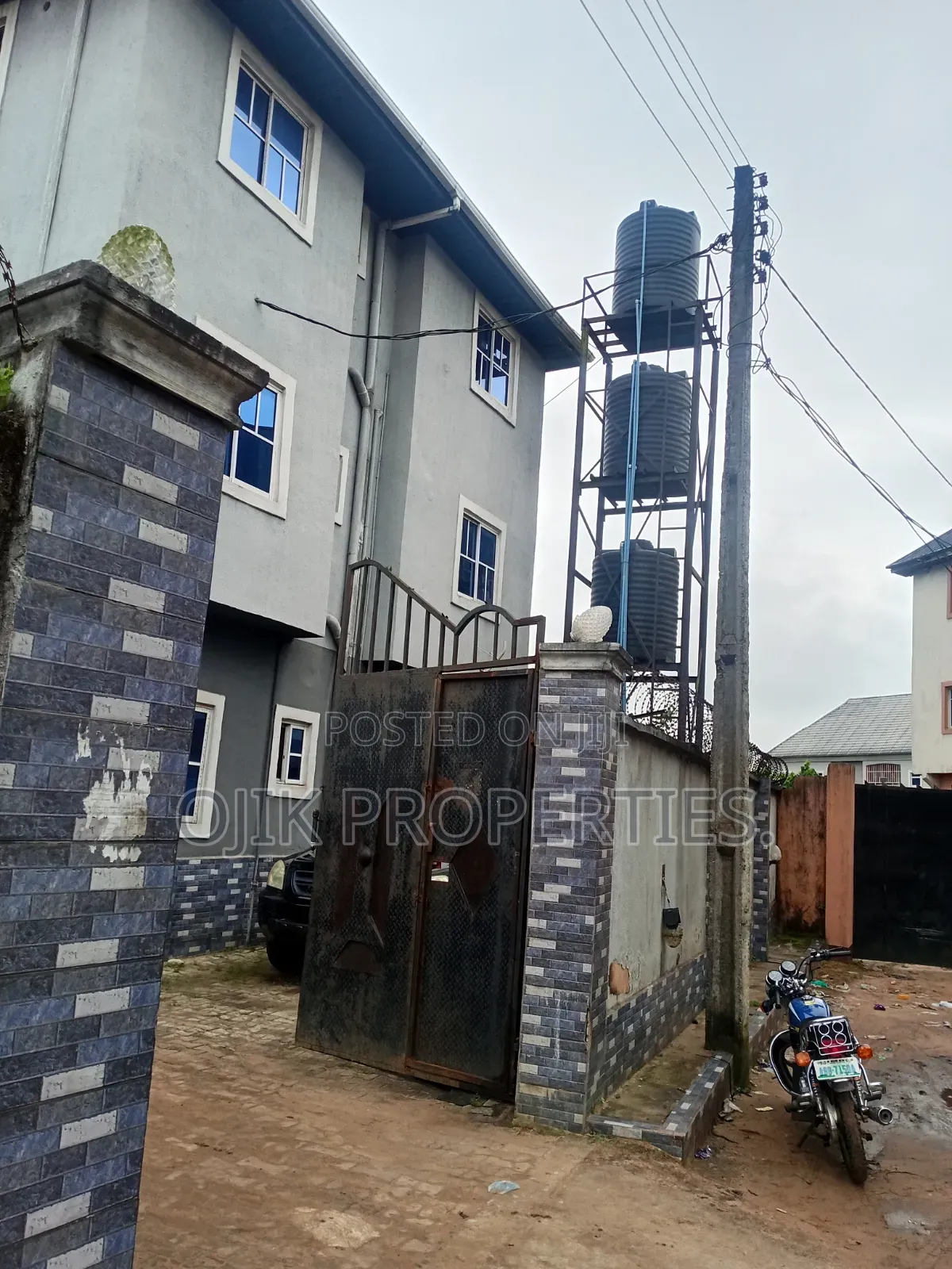 6bdrm Block of Flats in Ojik Properties, Owerri for sale in Owerri