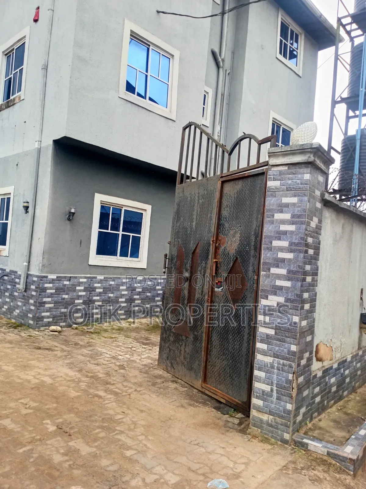 6bdrm Block of Flats in Ojik Properties, Owerri for sale in Owerri