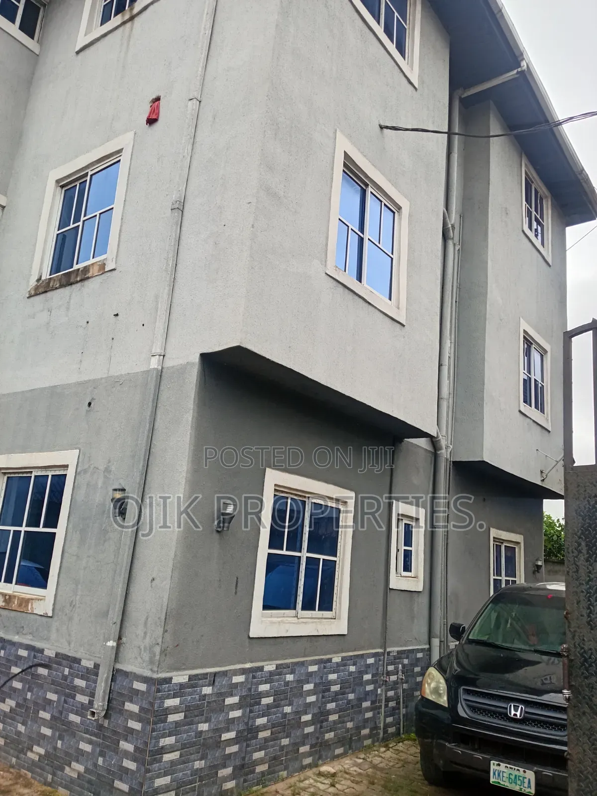 6bdrm Block of Flats in Ojik Properties, Owerri for sale in Owerri