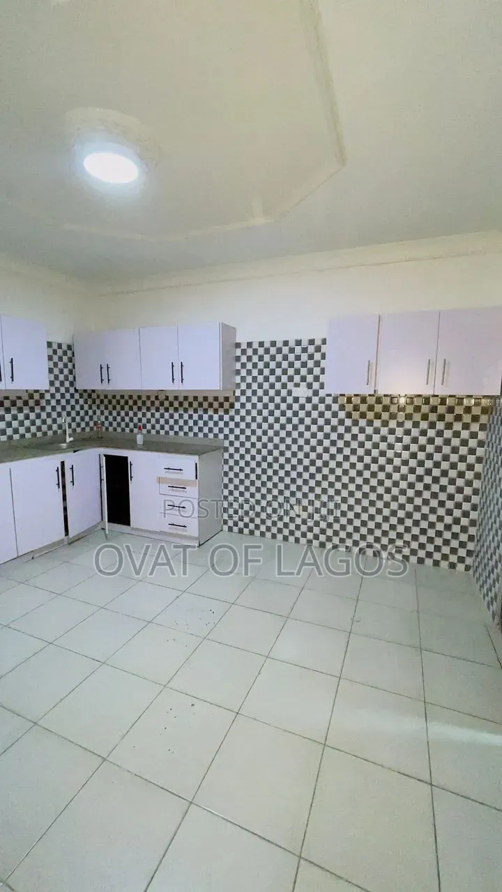 3bdrm Block of Flats in Lekki Phase 1 for rent in Lekki Phase 1